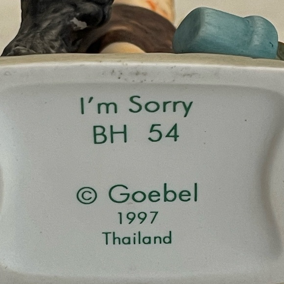 Goebel Berta Hummel Figurine BH 54  I'm sorry - Picture 5 of 5